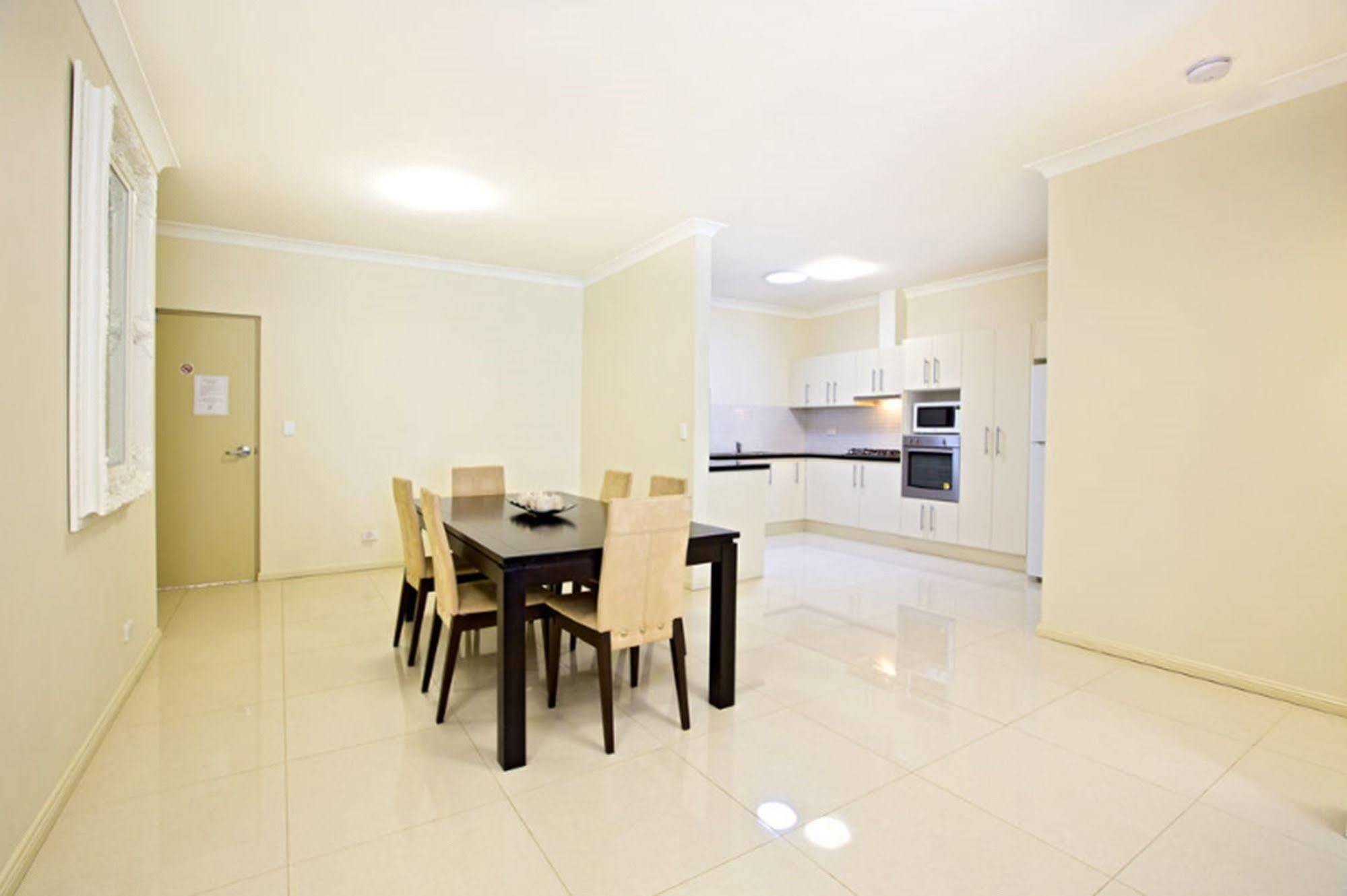 Astina Serviced Apartments - Central Penrith Exteriér fotografie