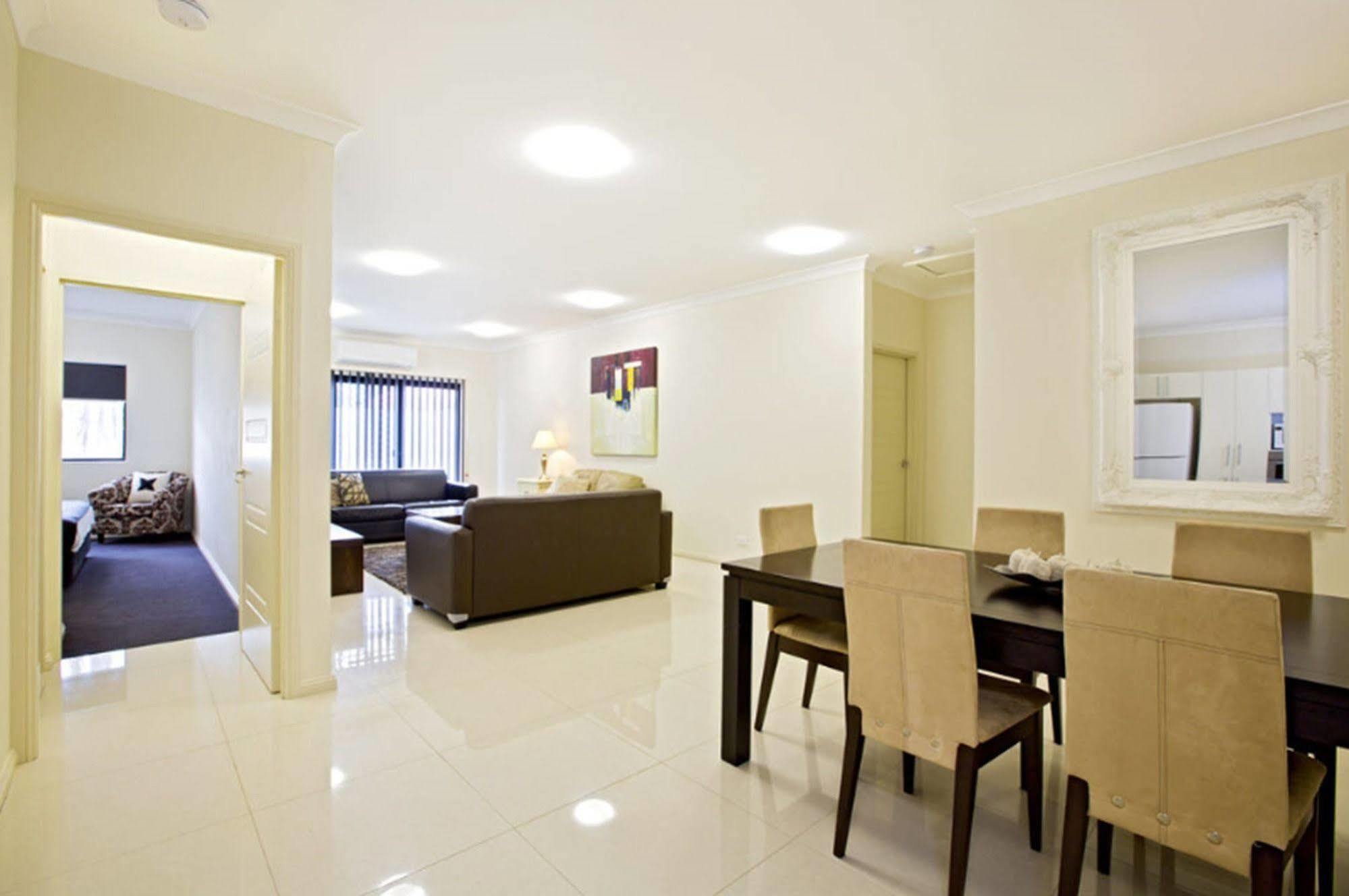 Astina Serviced Apartments - Central Penrith Exteriér fotografie