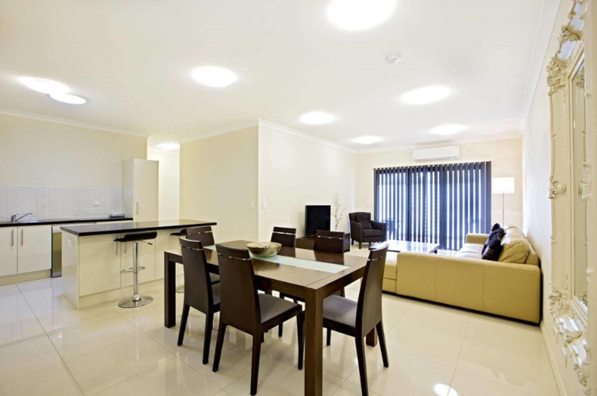 Astina Serviced Apartments - Central Penrith Exteriér fotografie