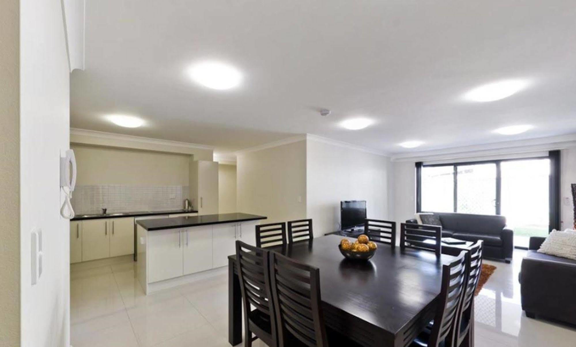Astina Serviced Apartments - Central Penrith Exteriér fotografie
